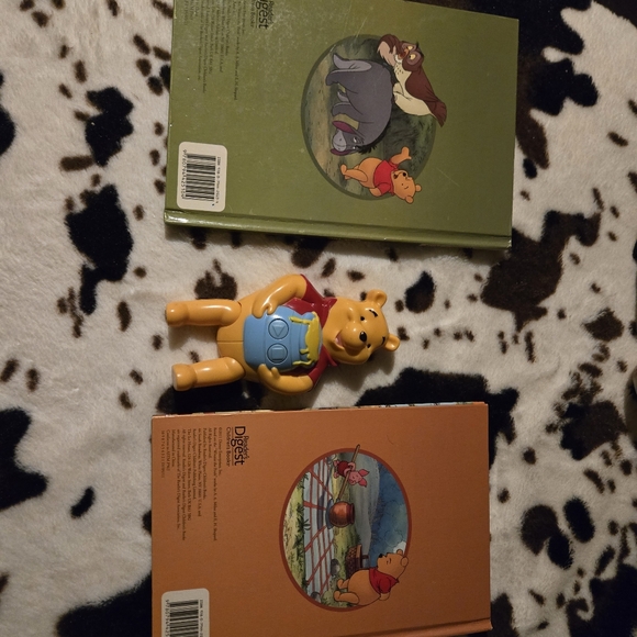 2011 winnie the pooh take along books with music player - Picture 2 of 3